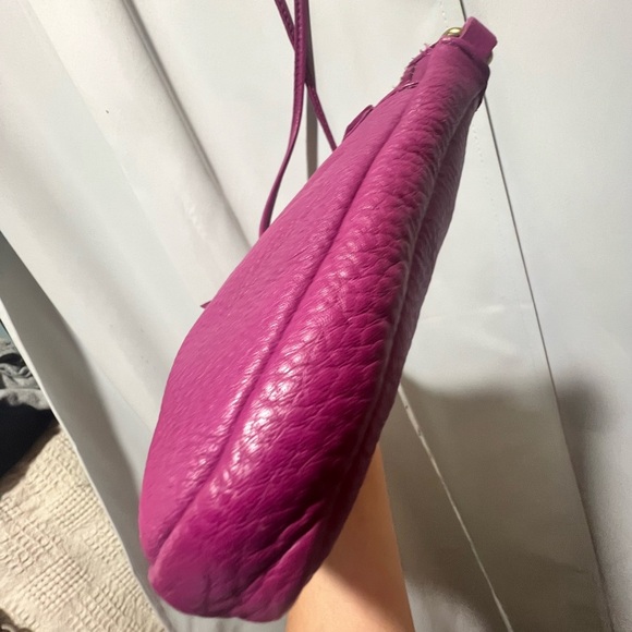 Fossil Magenta Leather Crossbody Bag - Picture 7 of 12